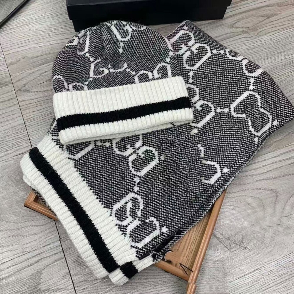 Gucci GG Jacquard Knit Beanie - Picture 2 of 3